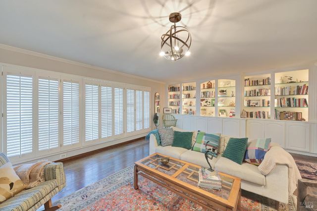 28 Bonnie Banks Way, San Rafael, CA 94901