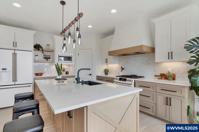 1324 Overview Dr NW, Salem, OR 97304