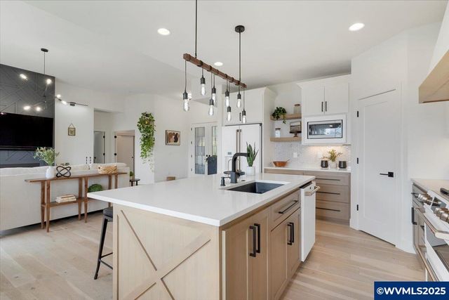 1324 Overview Dr NW, Salem, OR 97304