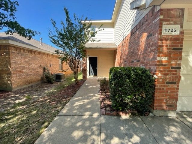 11725 Cottontail Drive, Fort Worth, TX 76244