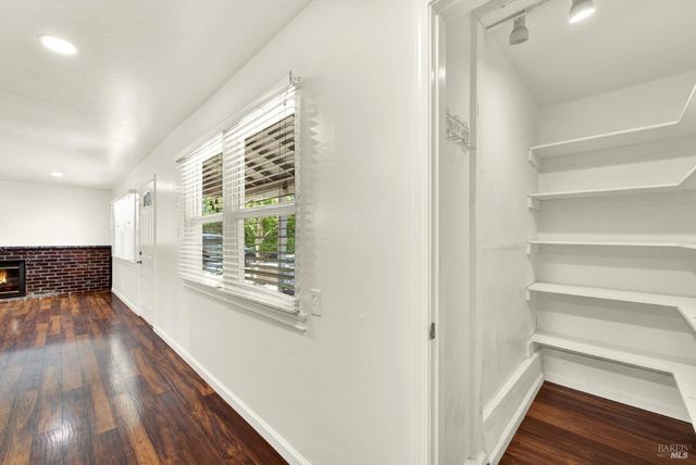 2561 Dorset St, Napa, CA 94558
