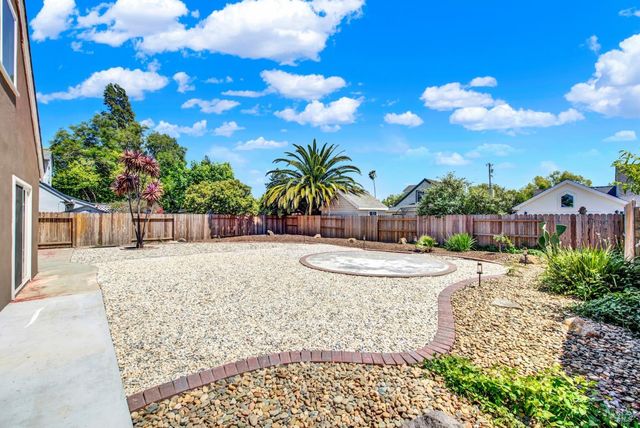 2561 Dorset St, Napa, CA 94558