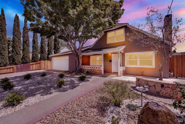 2561 Dorset St, Napa, CA 94558