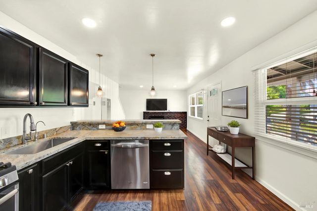 2561 Dorset St, Napa, CA 94558