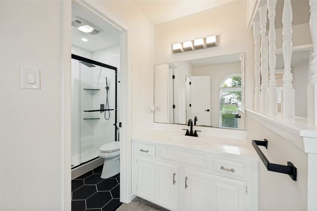 708 Glen Rock Place, Arlington, TX 76014