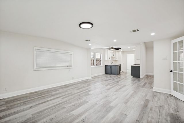 708 Glen Rock Place, Arlington, TX 76014