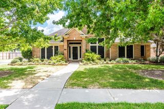 109 Smokey Lake Lane, Dickinson, TX 77539