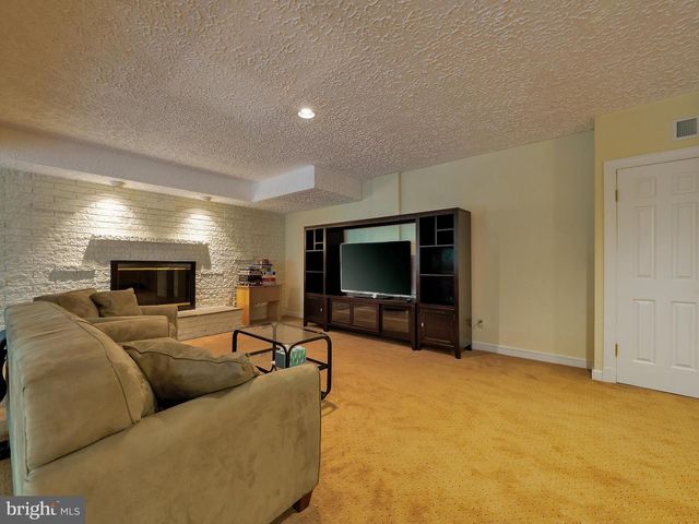 6513 KENHILL RD, Bethesda, MD 20817