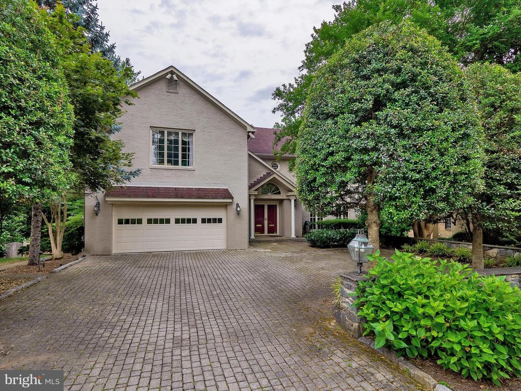 6513 KENHILL RD, Bethesda, MD 20817