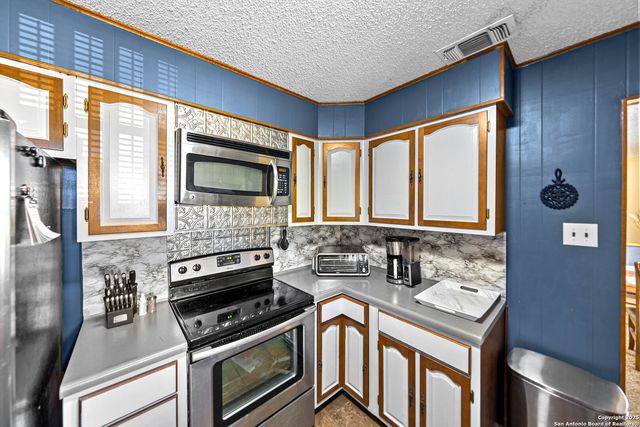 211 Poco Vista, Kerrville, TX 78028