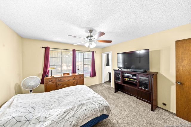 211 Poco Vista, Kerrville, TX 78028