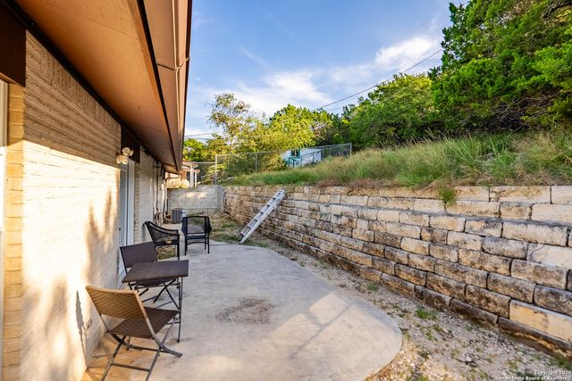 211 Poco Vista, Kerrville, TX 78028