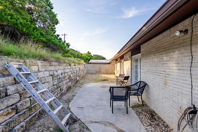 211 Poco Vista, Kerrville, TX 78028