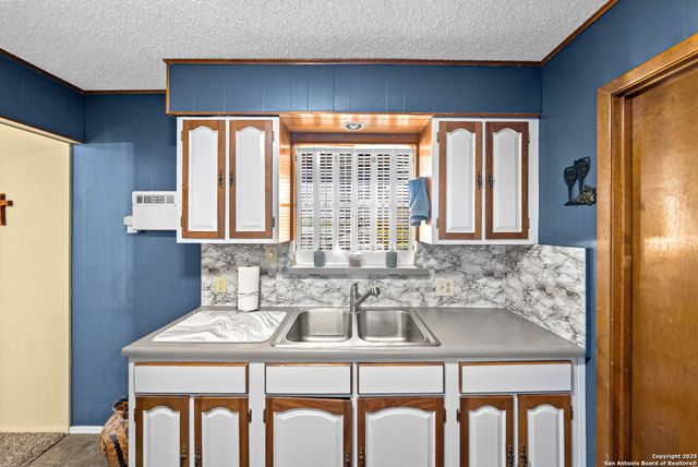 211 Poco Vista, Kerrville, TX 78028