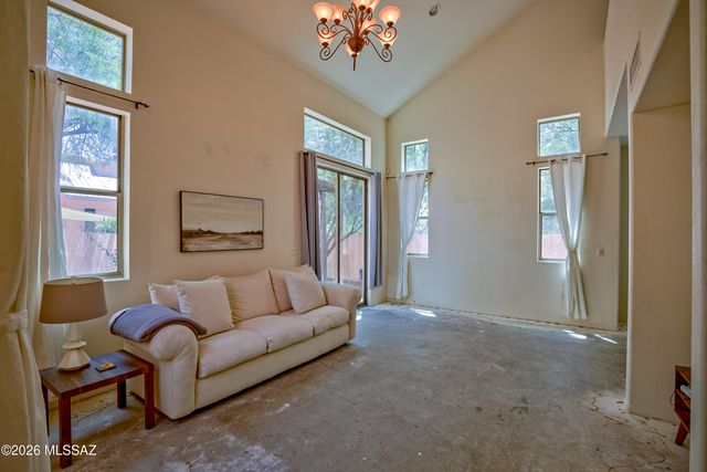 955 W Calle Carasol, Tucson, AZ 85713