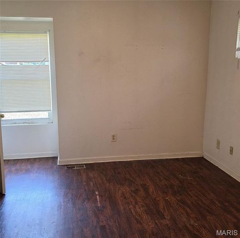 6632 Etzel Avenue, St Louis, MO 63130