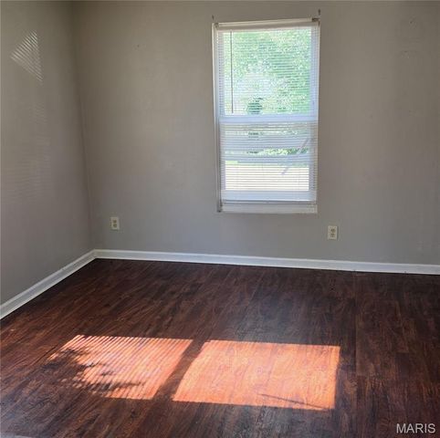 6632 Etzel Avenue, St Louis, MO 63130