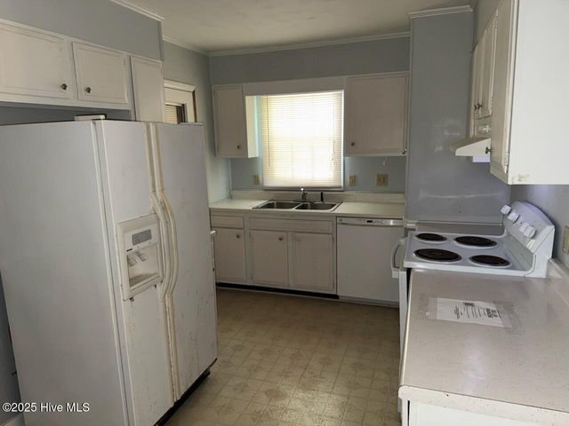 504 Oakwood Avenue, Jacksonville, NC 28546