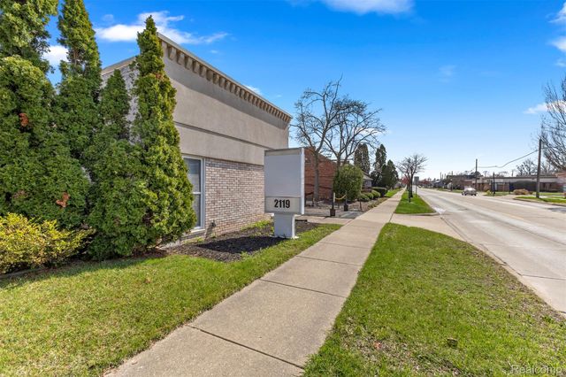 2119 Monroe Street, Dearborn, MI 48124