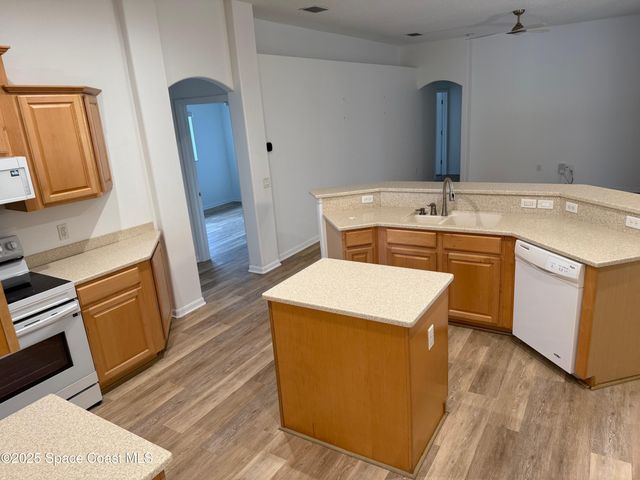 1427 Grand Isle Boulevard, Melbourne, FL 32940