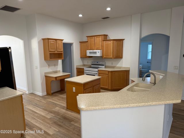 1427 Grand Isle Boulevard, Melbourne, FL 32940