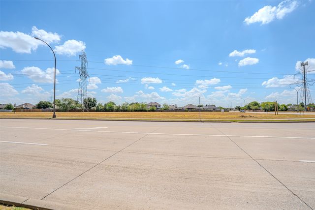 1300 Southeast Parkway, Arlington, TX 76018