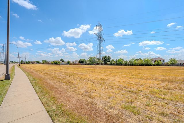 1300 Southeast Parkway, Arlington, TX 76018