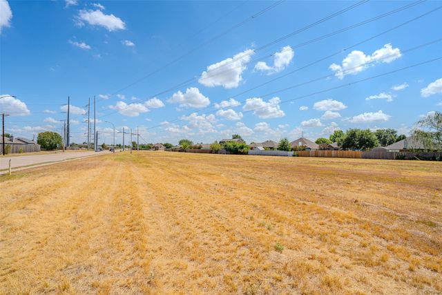1300 Southeast Parkway, Arlington, TX 76018