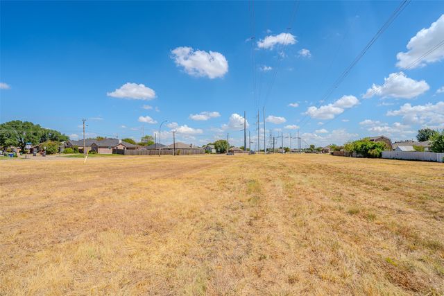 1300 Southeast Parkway, Arlington, TX 76018