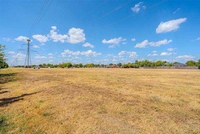 1300 Southeast Parkway, Arlington, TX 76018