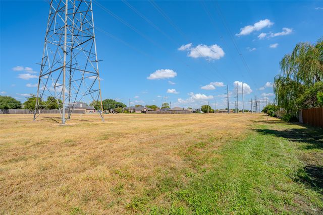 1300 Southeast Parkway, Arlington, TX 76018