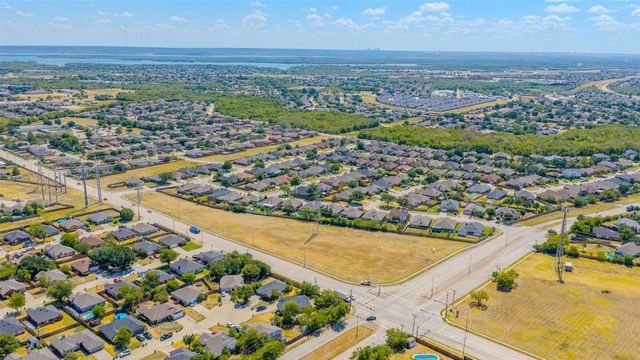 1300 Southeast Parkway, Arlington, TX 76018