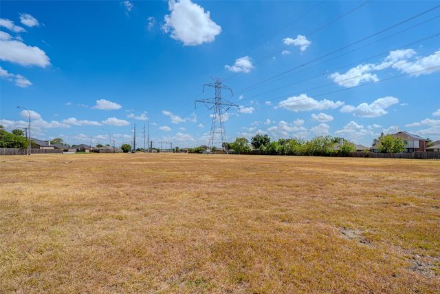 1300 Southeast Parkway, Arlington, TX 76018