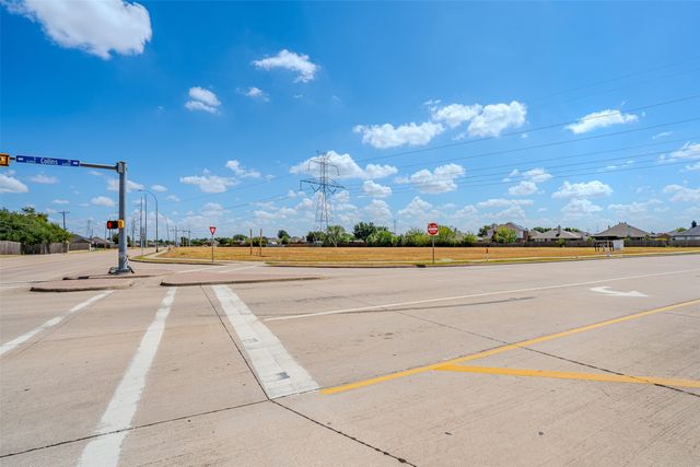 1300 Southeast Parkway, Arlington, TX 76018