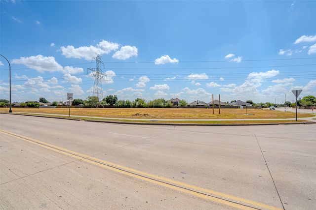 1300 Southeast Parkway, Arlington, TX 76018