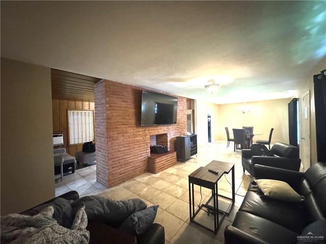 907 W 7th Street, Weslaco, TX 78596