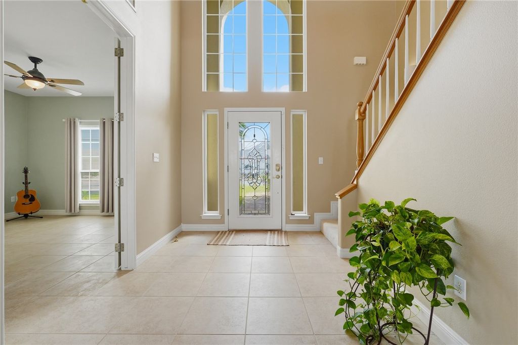 111 Angelfish Ct, Aransas Pass, TX 78336 — photo 4