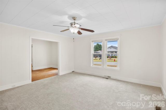 302 S Maple Street, Dallas, NC 28034