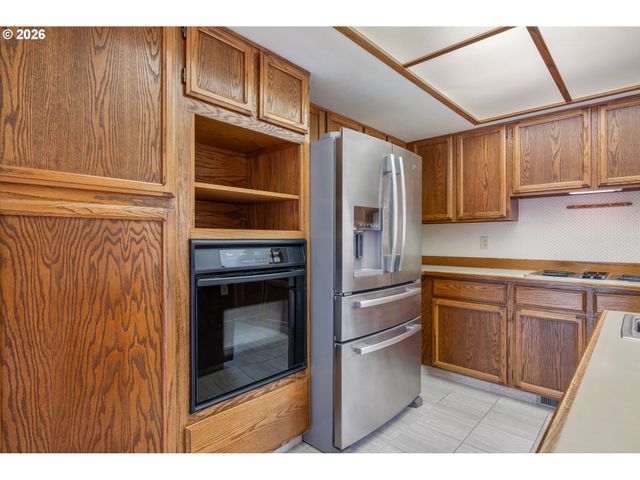 12 CITY VIEW Blvd, Longview, WA 98632