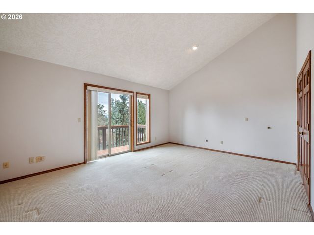 12 CITY VIEW Blvd, Longview, WA 98632