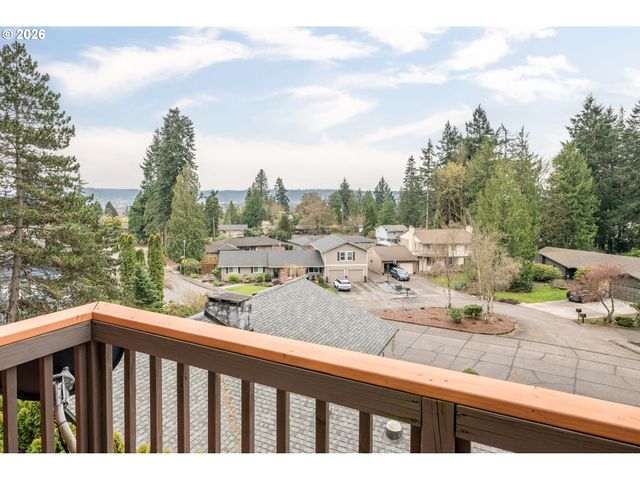 12 CITY VIEW Blvd, Longview, WA 98632