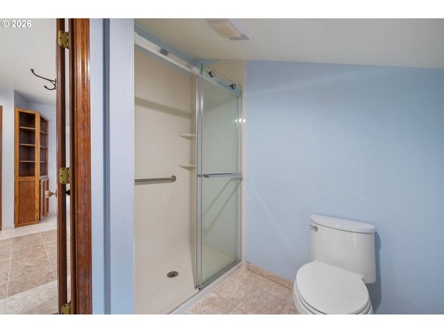 12 CITY VIEW Blvd, Longview, WA 98632