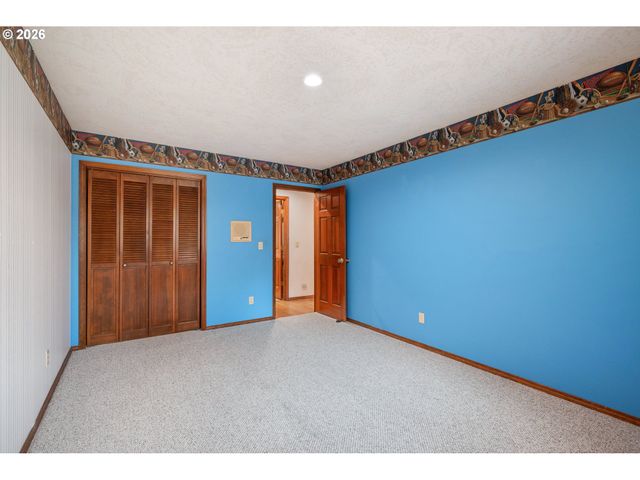 12 CITY VIEW Blvd, Longview, WA 98632