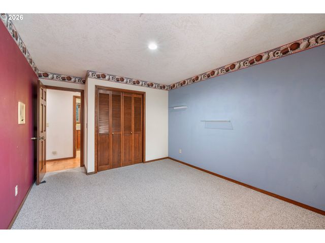 12 CITY VIEW Blvd, Longview, WA 98632