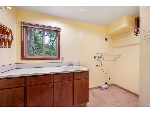 12 CITY VIEW Blvd, Longview, WA 98632