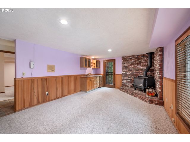 12 CITY VIEW Blvd, Longview, WA 98632