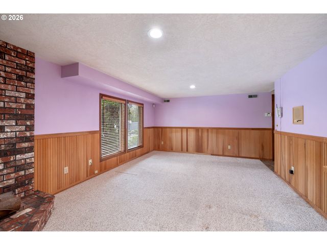 12 CITY VIEW Blvd, Longview, WA 98632