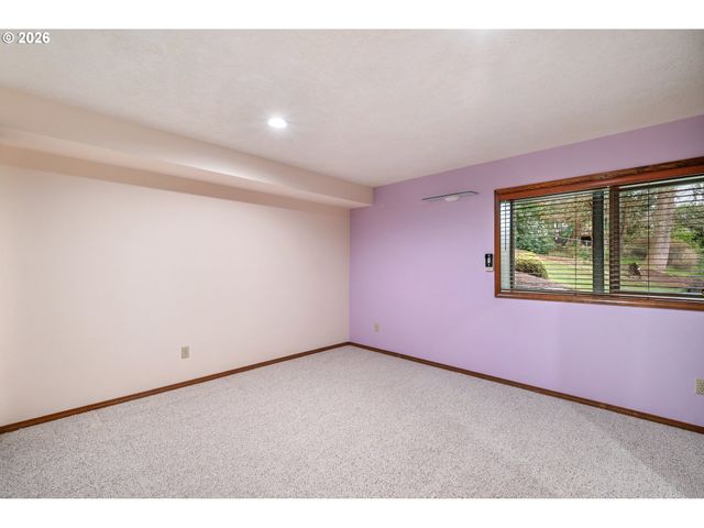 12 CITY VIEW Blvd, Longview, WA 98632