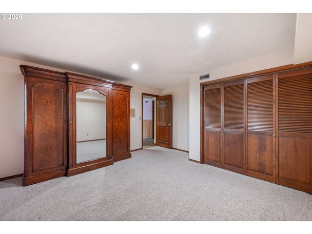 12 CITY VIEW Blvd, Longview, WA 98632