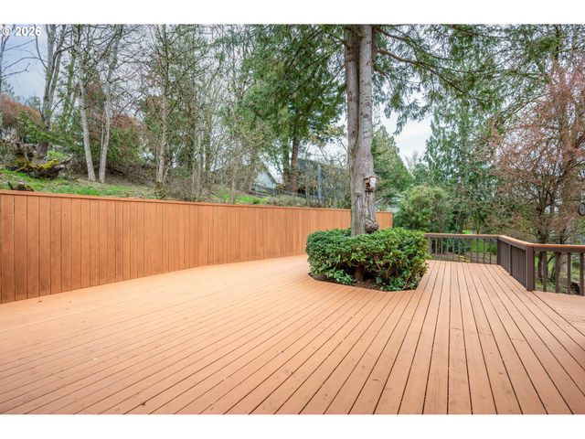 12 CITY VIEW Blvd, Longview, WA 98632